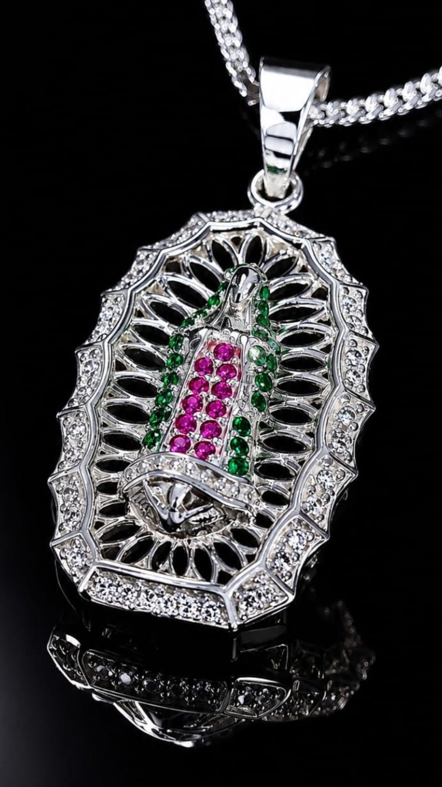 Dije Virgen Guadalupe en Plata .925 con Detalle de Zirconias y Color